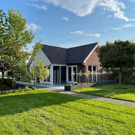 Gastenverblijf Bij De Buuren Dirksland 外观 照片